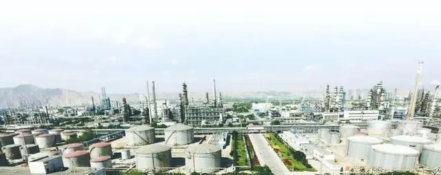 炼油产能图片.jpg